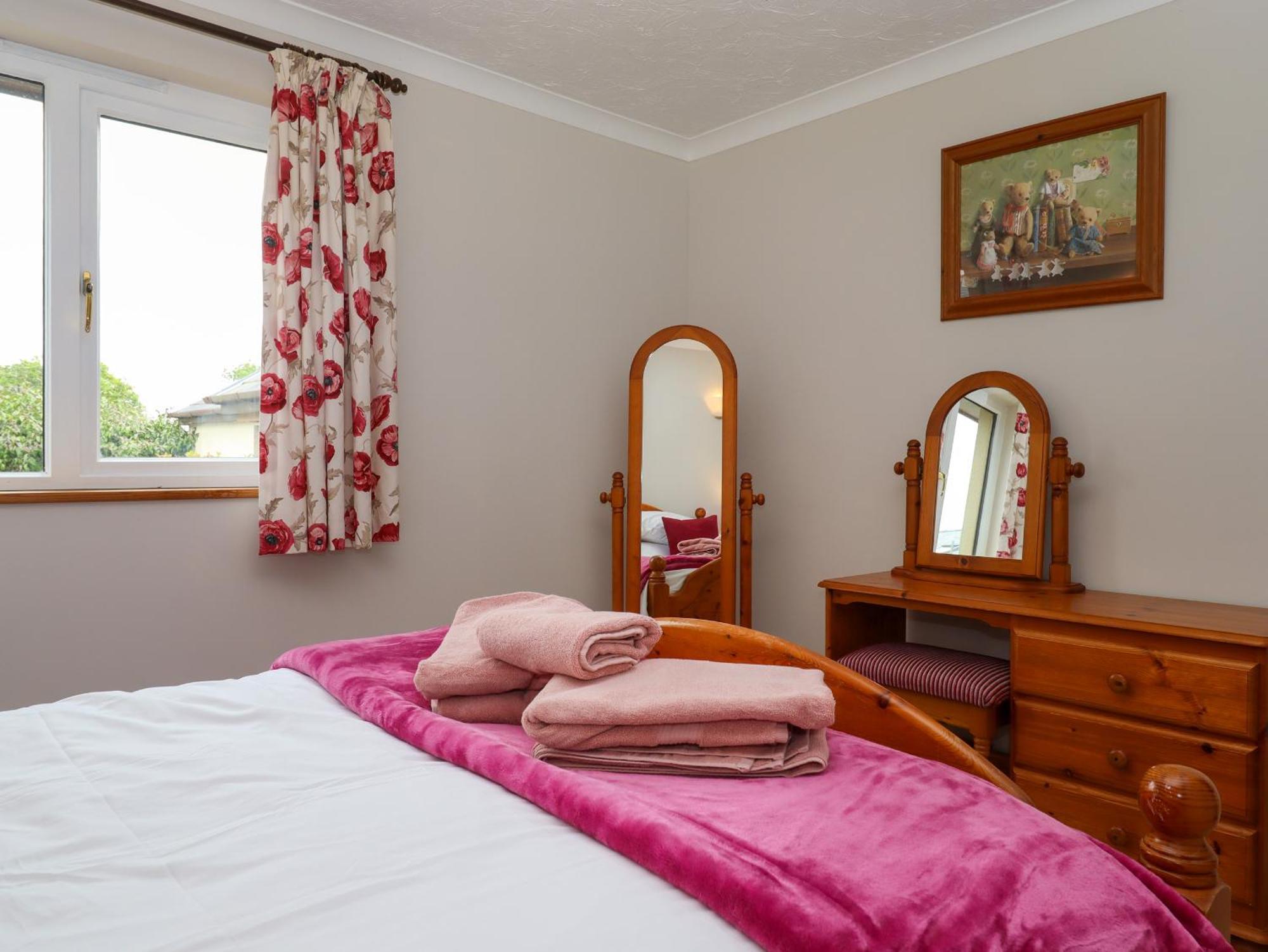 Hole Park Villa Holsworthy Exterior photo